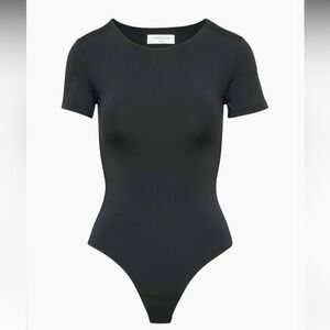 Aritzia/Babaton Contour Crew Shortsleeve Bodysuit